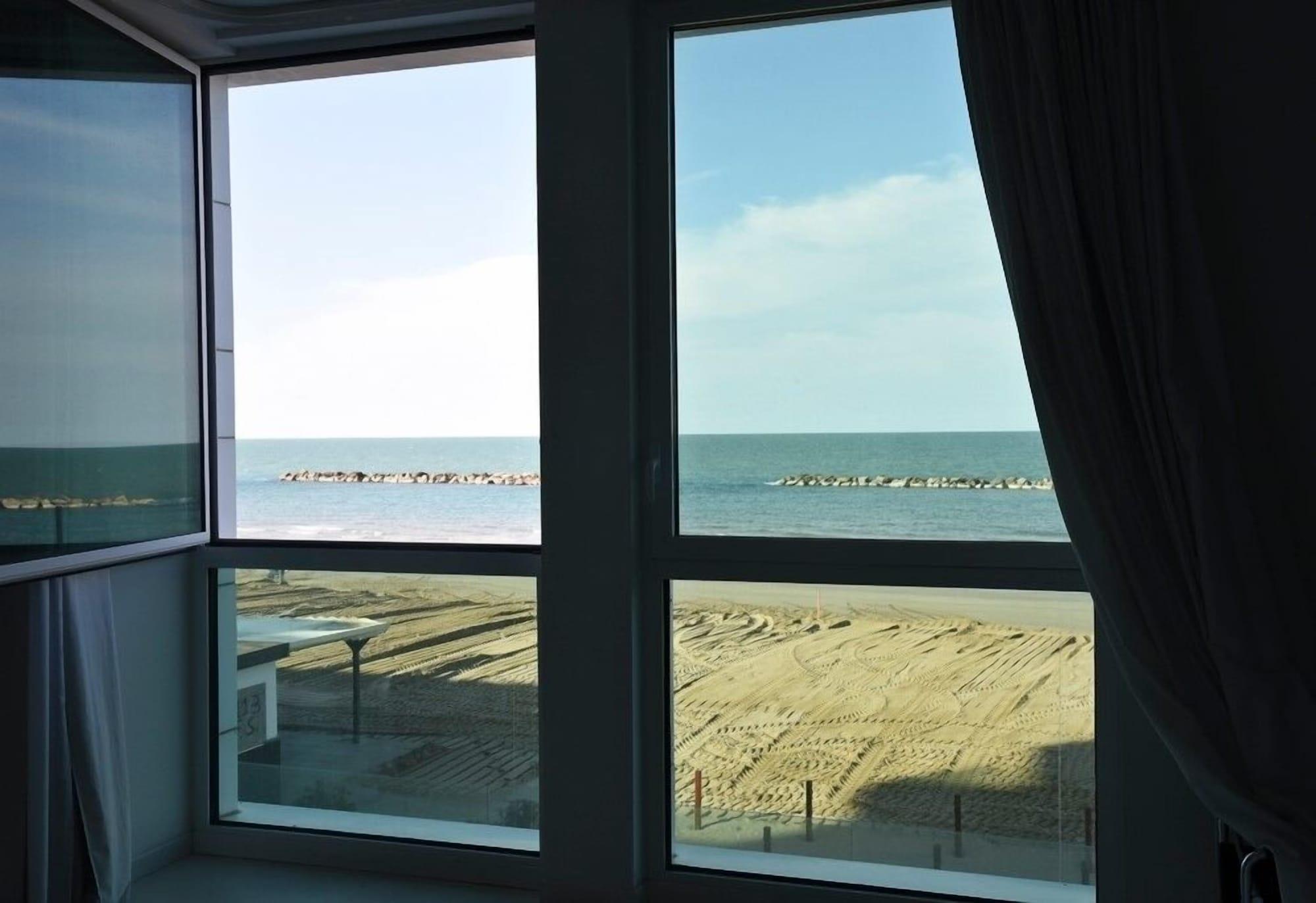 Hotel Alexander Museum Palace Pesaro Luaran gambar