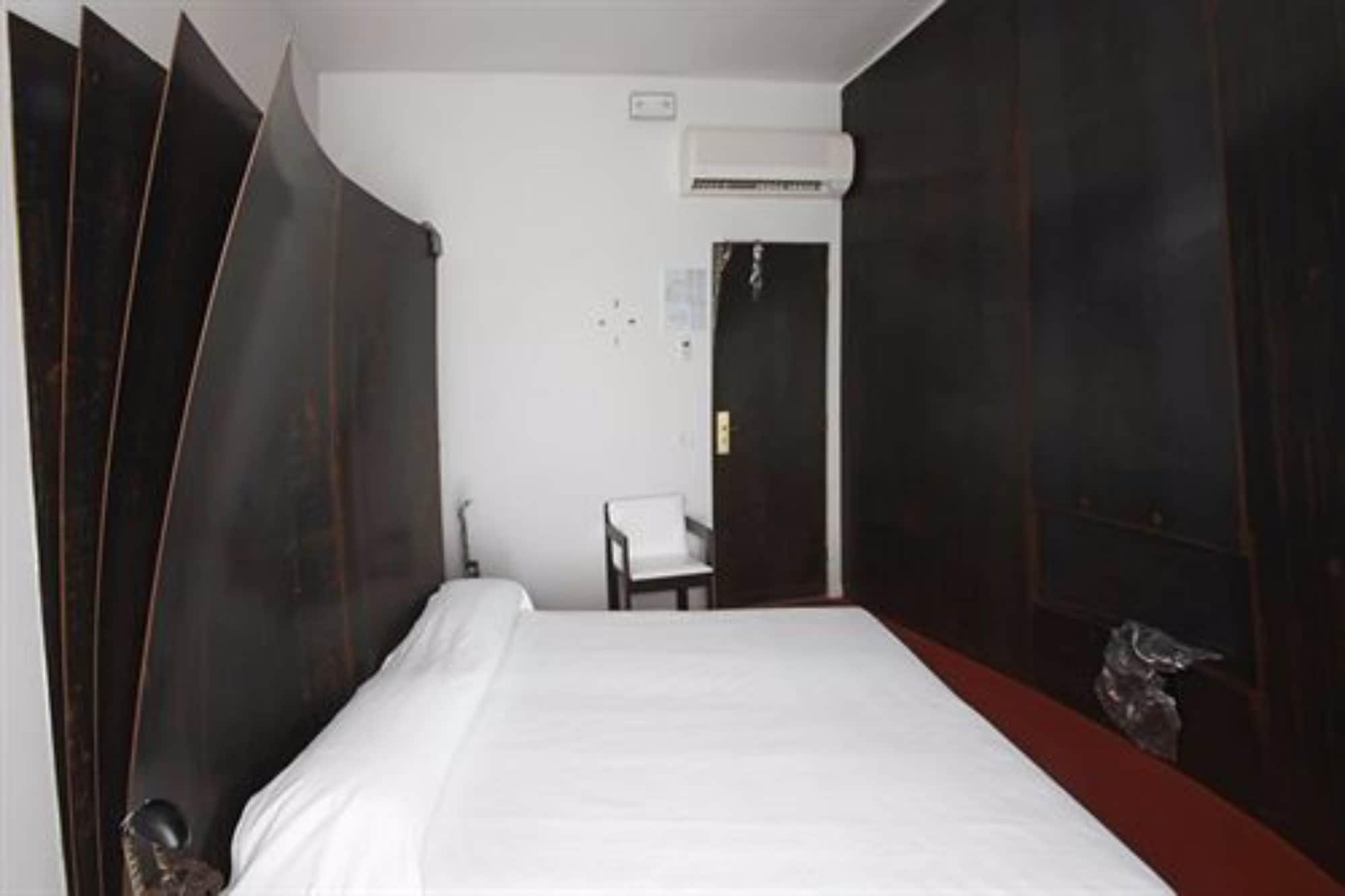 Hotel Alexander Museum Palace Pesaro Luaran gambar