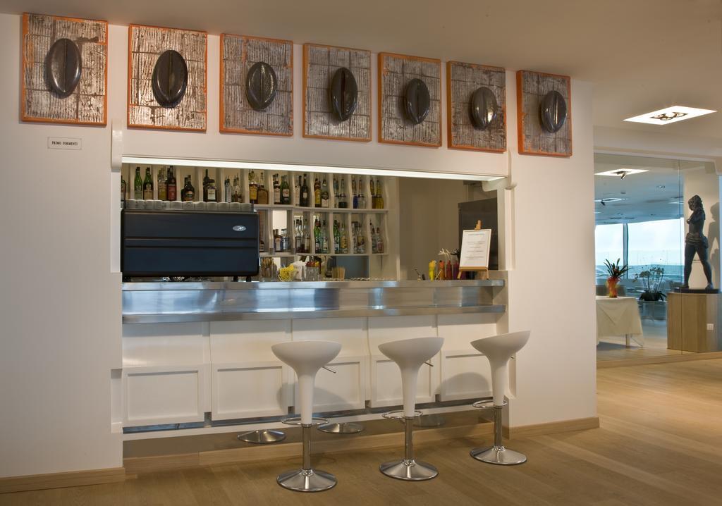 Hotel Alexander Museum Palace Pesaro Luaran gambar