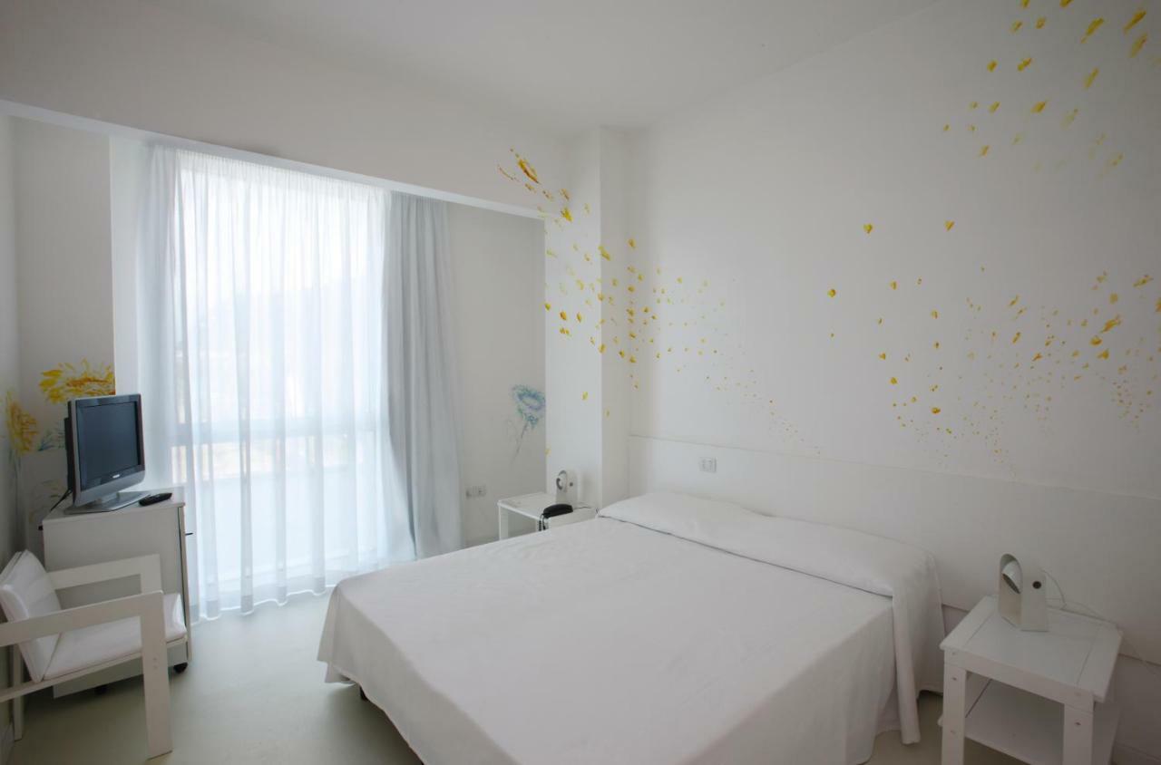 Hotel Alexander Museum Palace Pesaro Luaran gambar